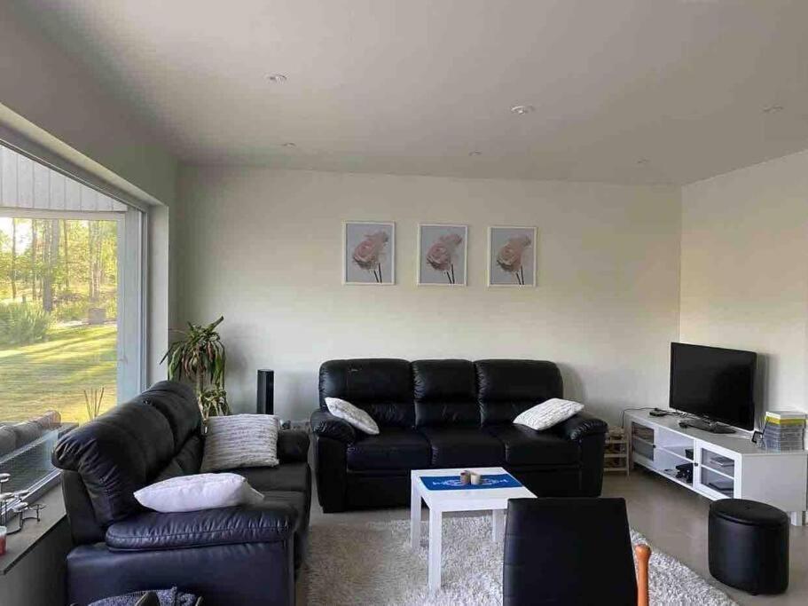 Trevlig Stuga Med Uteplats Rimbo ภายนอก รูปภาพ
